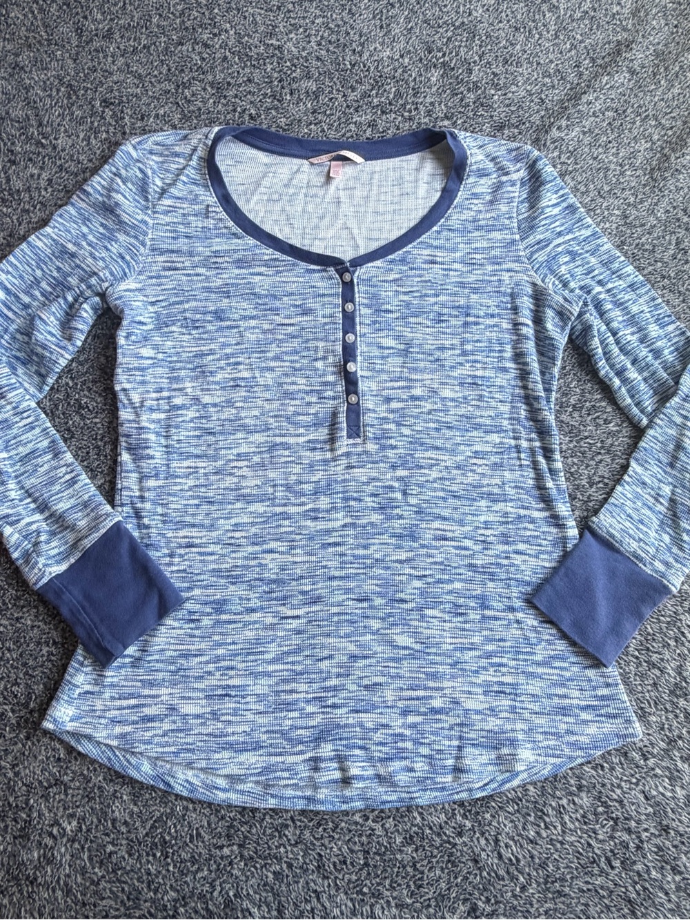 Victoria's Secret Heathered Blue Long-Sleeve Henley pajama - Picture 2 of 10